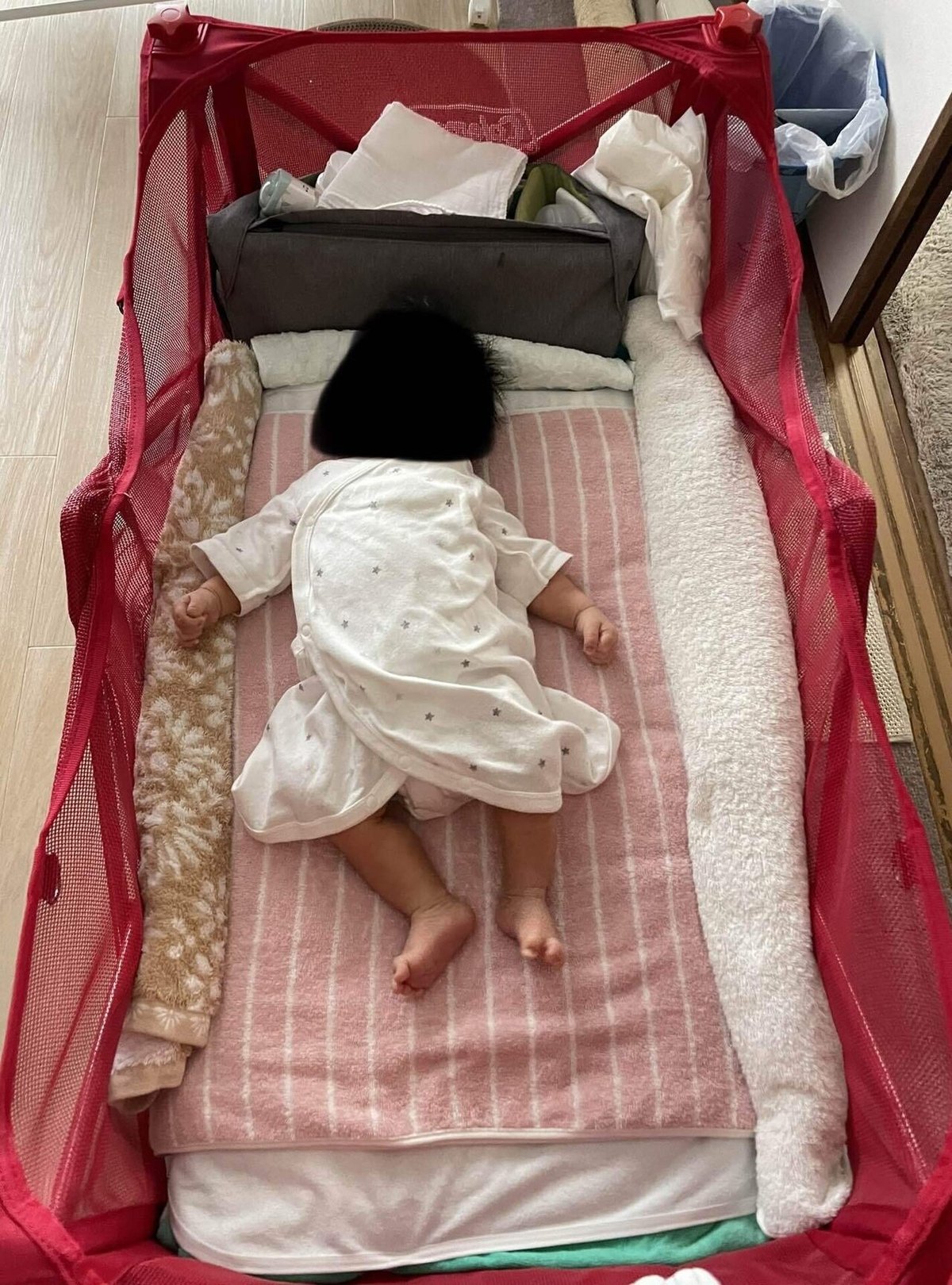 ベビーベッドは必要？ 不要？ 簡易ベッド・クーファンなどの代用アイデアとお得な利用方法 - AQレントマガジン