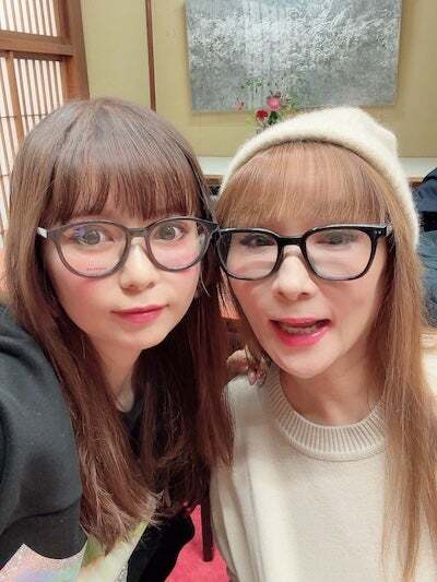 激似！」中川翔子と母〝メガネ2ショット〟に反響続々「双子みたい」「美人姉妹かと」「本当にかわゆい母娘」：「おっ！」でつながる地元密着のスポーツ応援メディア西スポWEB OTTO