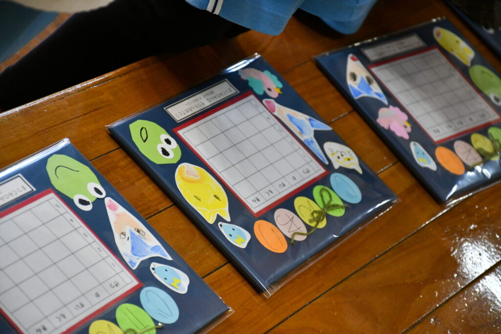 子供と一緒に 手作りプレゼント「モールで作る花束💐先生ありがとう・謝恩会・卒園式・可愛いハンドメイド・折り紙より簡単・モールベア・モールドール・小学生手芸・幼稚園・保育園・100均DIY・クラフト