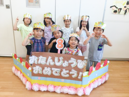 保育園の誕生会を楽しい催しに！ねらいやおすすめの出し物を紹介 - WEL-KIDS PRESS ウェルプレ