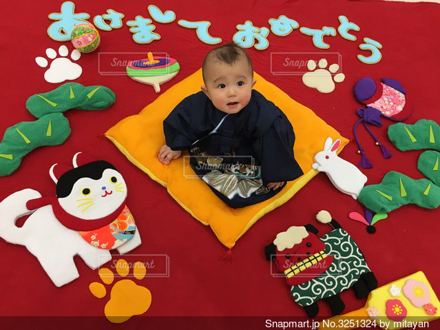 寝相アート 小物の”ちょい足し”で100日祝いの写真をかわいく！真似したくなるアイディア3選写真工房ぱれっとサッポロファクトリー店