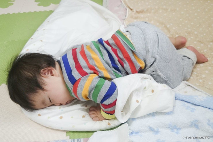 寝ている赤ちゃんの手足が冷たい！これって大丈夫なの？ ねんねママ 和氣春花- エキスパート - Yahoo!ニュース