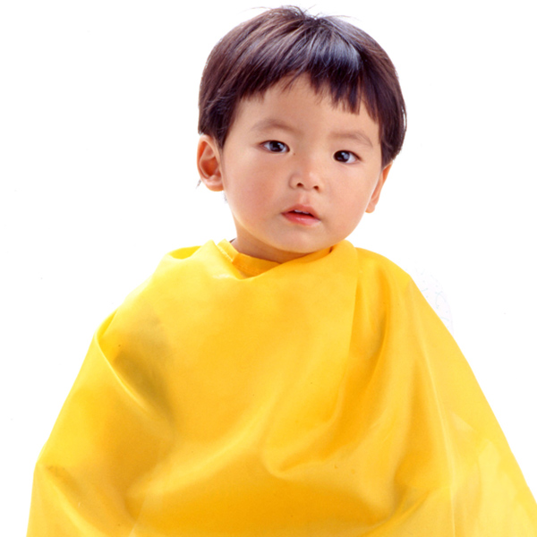 赤ちゃんの散髪時期はいつ？髪型・ハサミなどのコツを紹介 - CANARY