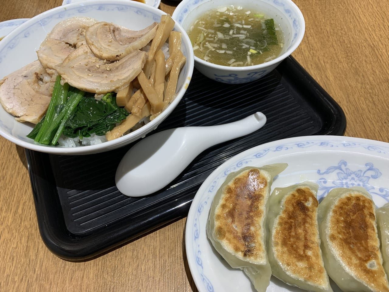 宮崎市】大塚町にある「童童（とんとん）」は創業30年を超える中華料理店。一番人気メニュー「あんかけ焼きそば」は、熱々の餡がたっぷりでした！ |  号外NET 宮崎市