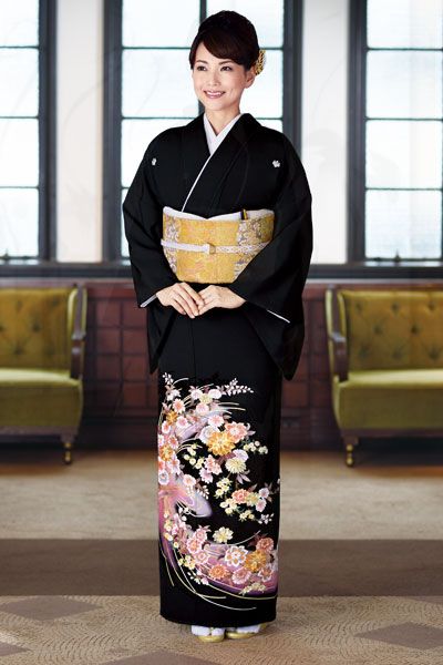 留袖に合う50代向けの髪型とは？ショートヘアからロングまで、母親のヘアスタイルを解説結婚ラジオ結婚スタイルマガジン