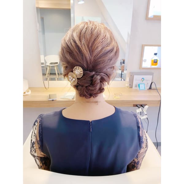 卒園式・卒業式 ママの髪型は？長さ別簡単ヘアアレンジを紹介！VERY