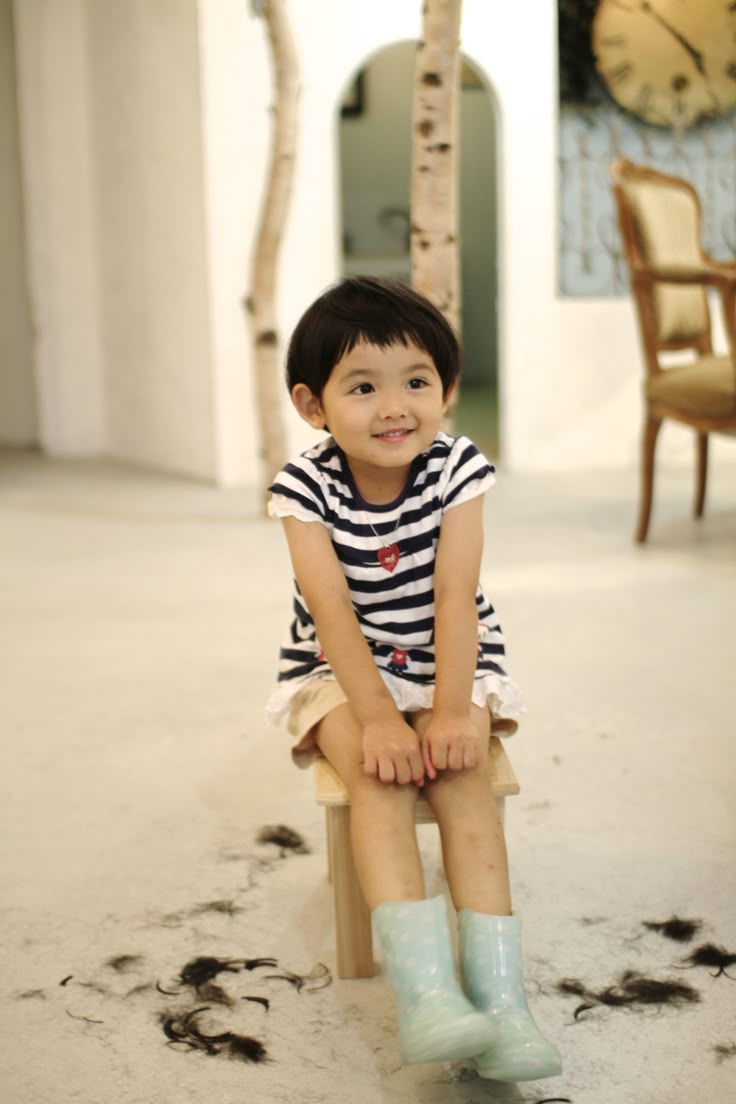 小学生の女の子の髪型 2024最新 おしゃれさんも納得のキュートなヘアスタイル114選「朝からヘアスタイルでもめている時間なんてない！」サンキュ