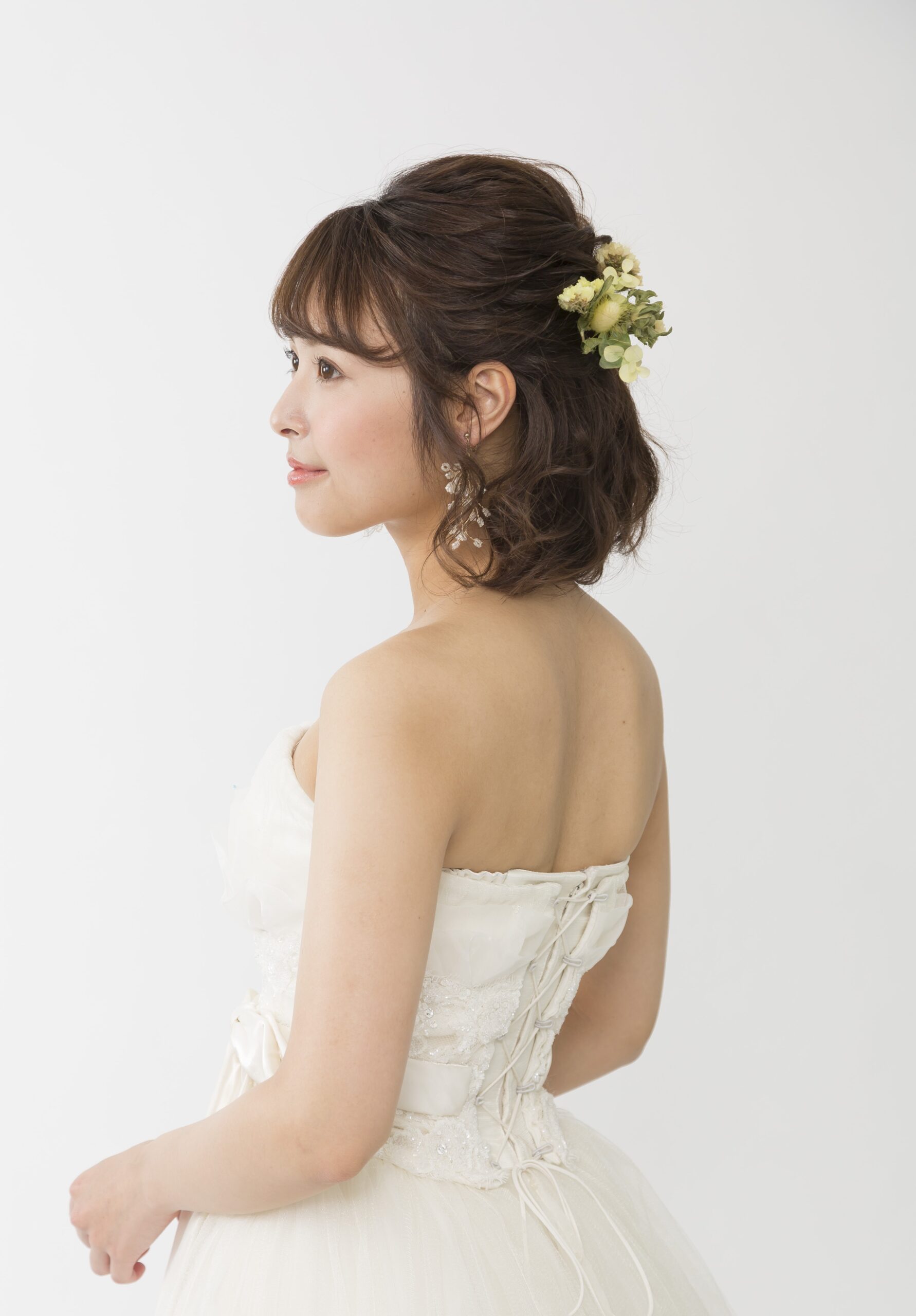 花嫁さん向け 結婚式でアナタの魅力を最大限発揮♡ミディアム髪型アレンジHAIR