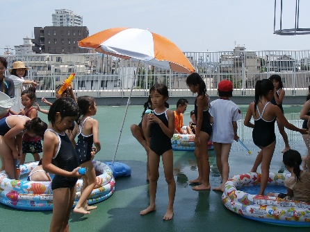 １年生の水遊び - 草木小学校のブログ