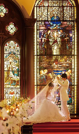 光輝くステンドグラス☆神戸旧居留地の結婚式場 - 神戸セントモルガン教会