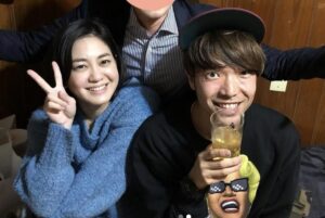 あの小さかった真凜ちゃんが 」秋山幸二さん、28歳タレント娘の披露宴写真に大反響「勝手に親戚のおばちゃん気分」「幸二さん、62歳とは思えない！」：「おっ！」でつながる地元密着のスポーツ応援メディア西スポWEB OTTO