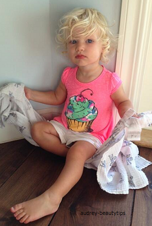 Maxwell、12歳、Ace、11歳、Birdie、5歳の子供を共有するジェシカ・シンプソンとエリック・ジョンソンは、10年の結婚生活を経て解散した。bit.ly 40uYPhn