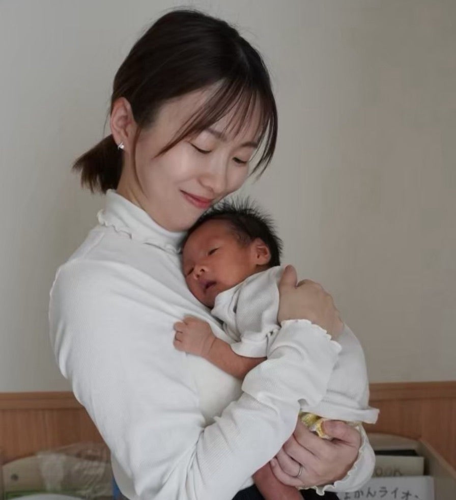 縦抱きの仕方 赤ちゃんの心と体 ベビーカレンダー専門家相談