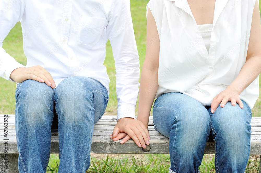 高校生 繋ぐ 手 カップルの写真素材 - PIXTA