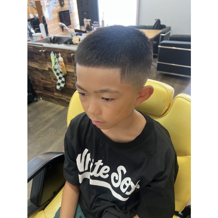 岐阜県 大垣市 岐阜 大垣 美容院 理容室 床屋 キッズカット 子供カット 子どもカット 幼児カット キッズ 子供 幼児 小学生 ツーブロック アシメウルフ スキンフェード フェード カット シェービング エステ キッズスペース キッズルーム 保育士 保育士完備