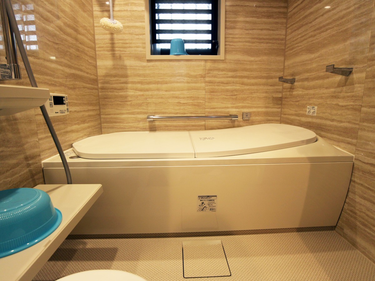 お風呂のサイズが逆ゥー！ ツッコミどころしかないカピバラ親子の入浴姿がこちら 全文表示 Jタウンネット