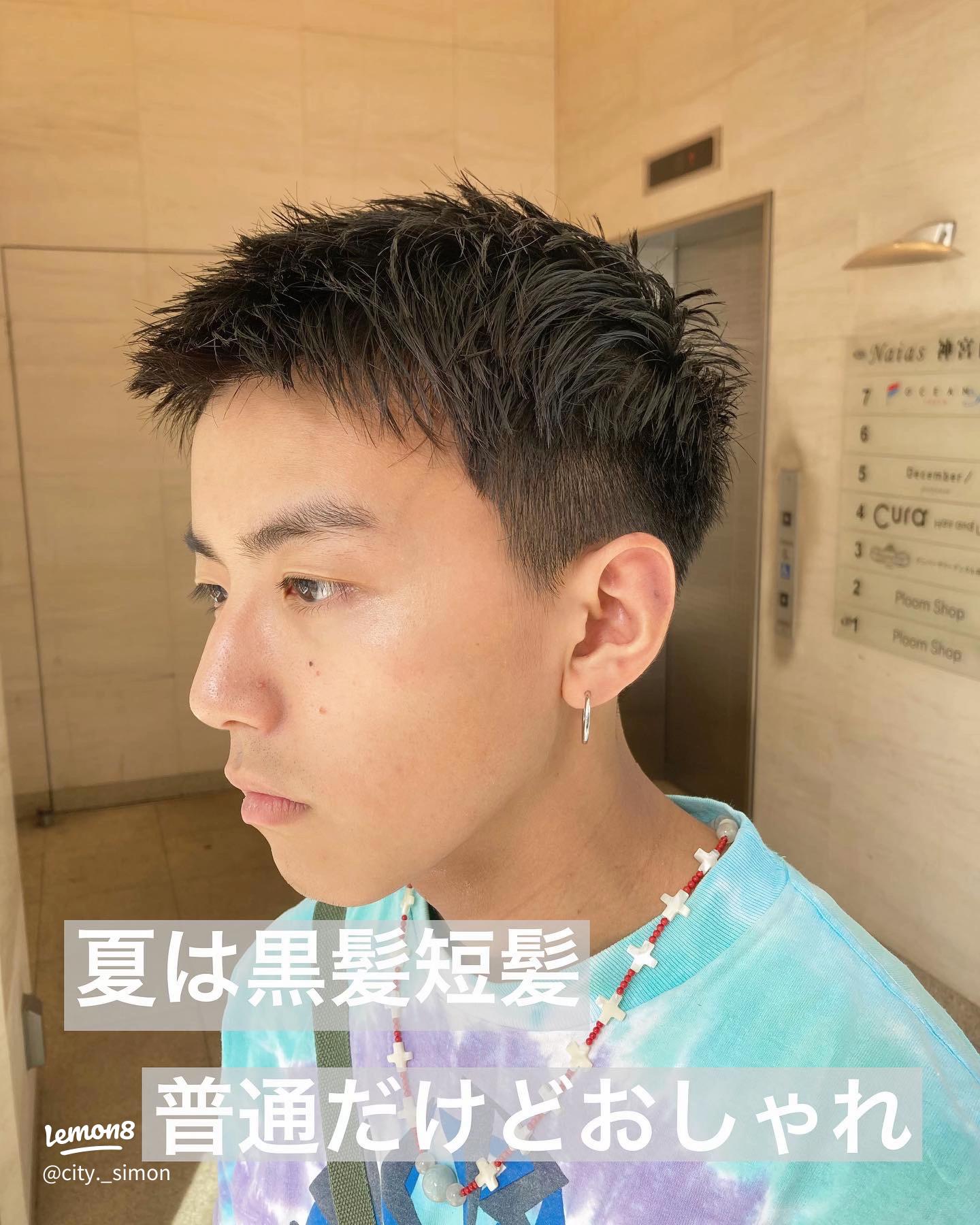 中学生男子×マッシュ えり足少し残したマッシュヘアです！ イマドキ男子はシースルーバングがお好みで前髪はサイドパートに軽く分けて透け感出しました♪最近は校則もそこまで厳しくないみたいですね！ ジャージ姿がかわいいです♡ ご来店ありがとうございました