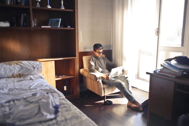 一人暮らしには布団？それともベッド？それぞれのメリット・デメリットや向いている人、快適に使用する方法まで解説SUUMOお役立ち情報