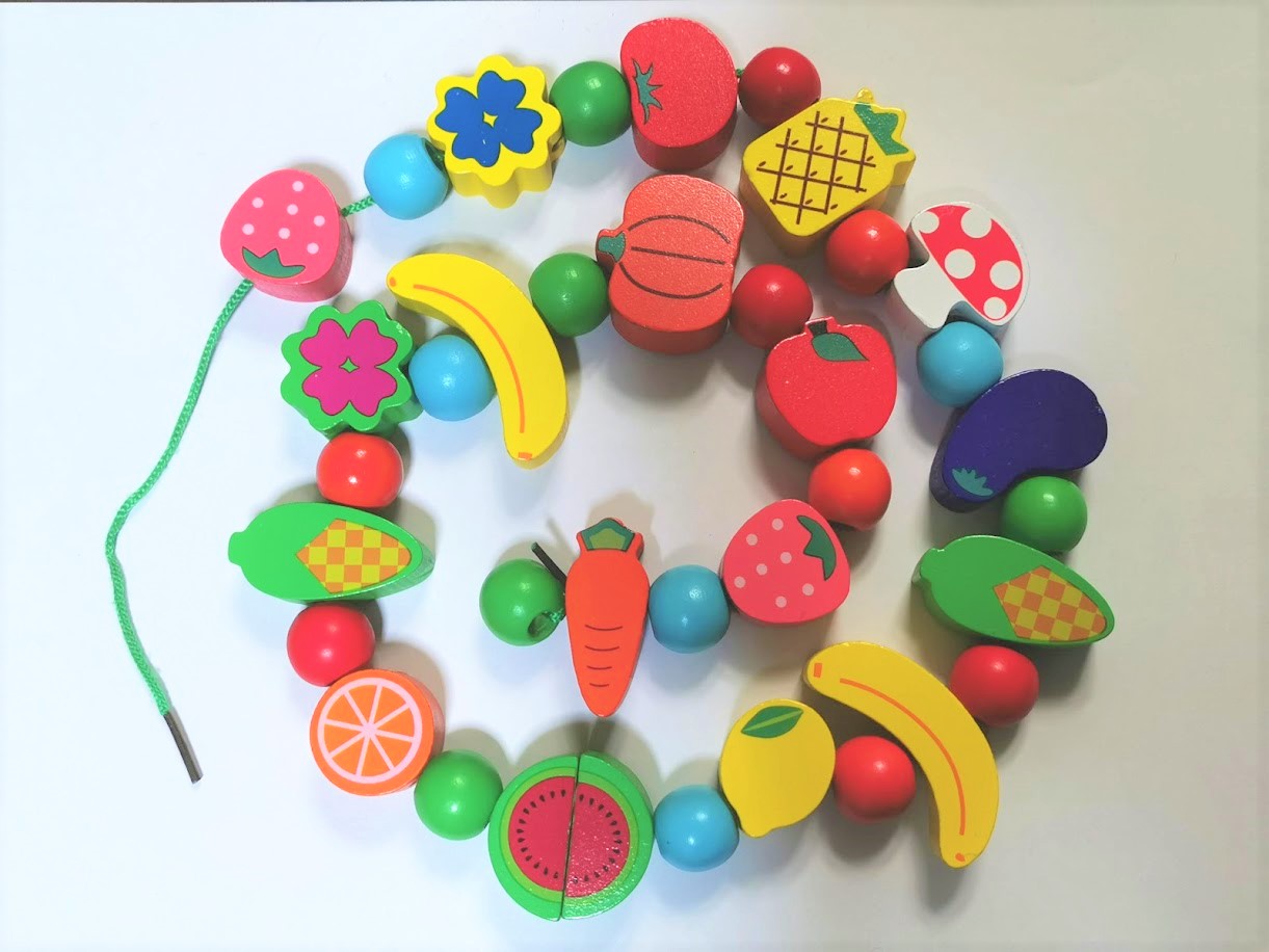 乳児さんが楽しめそうな手作りおもちゃアイデア集〜0、1、2歳頃の興味関心・発達に合わせた手作りおもちゃの作り方まとめ〜保育と遊びのプラットフォーム ほいくる