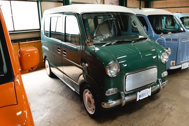 超カワイイ！ ホンダ「N-VAN」が登場！ レトロ風なカスタムモデルを初公開！くるまのニュース