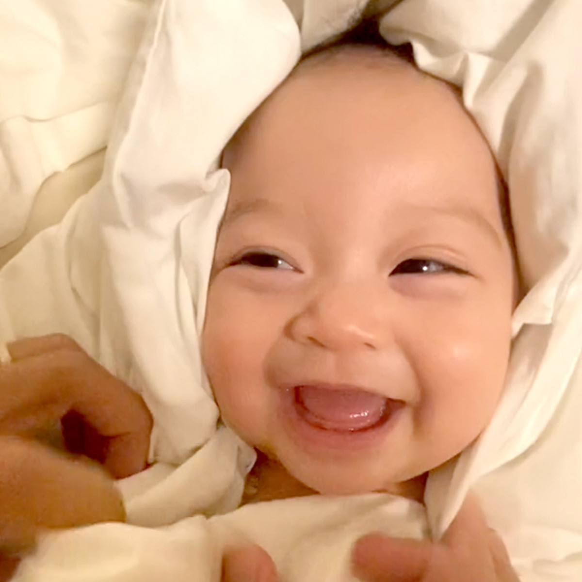 閲覧注意♡ 思わずニヤける！ベビーの変顔写真10選│AMOMA公式 母乳育児向け専門ハーブティー、アロマ、マッサージオイルAMOMAnatural care通販サイト