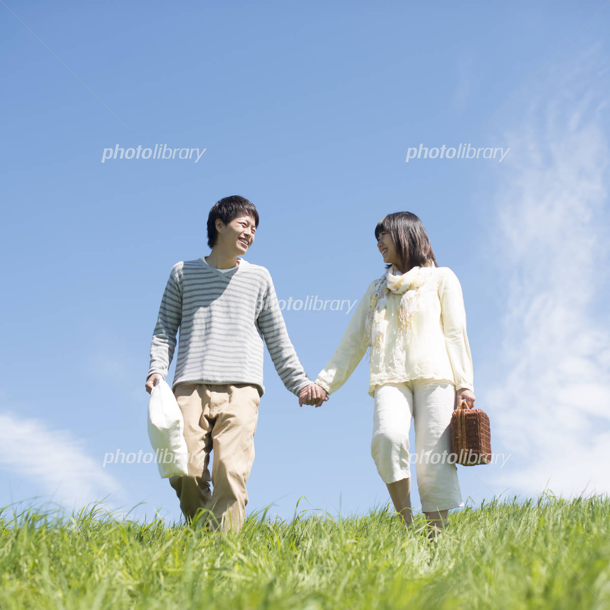 全部で7通り！ 「手のつなぎ方」が教えてくれる2人の関係