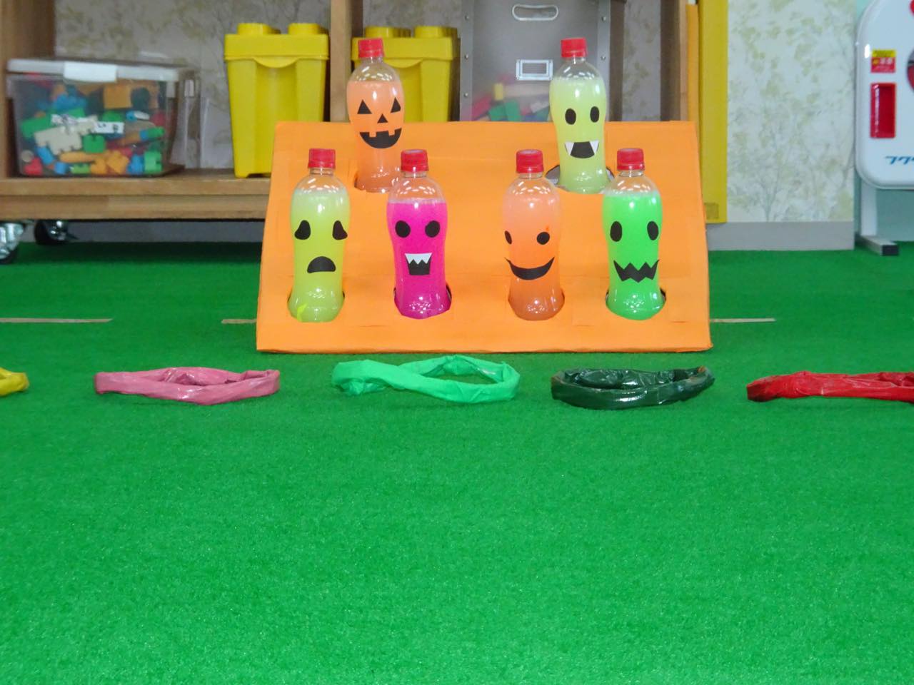 イラスト ハロウィンのオバケにボール当てゲームの作り方と遊び方ミックスじゅーちゅ 子どもの遊びポータルサイト