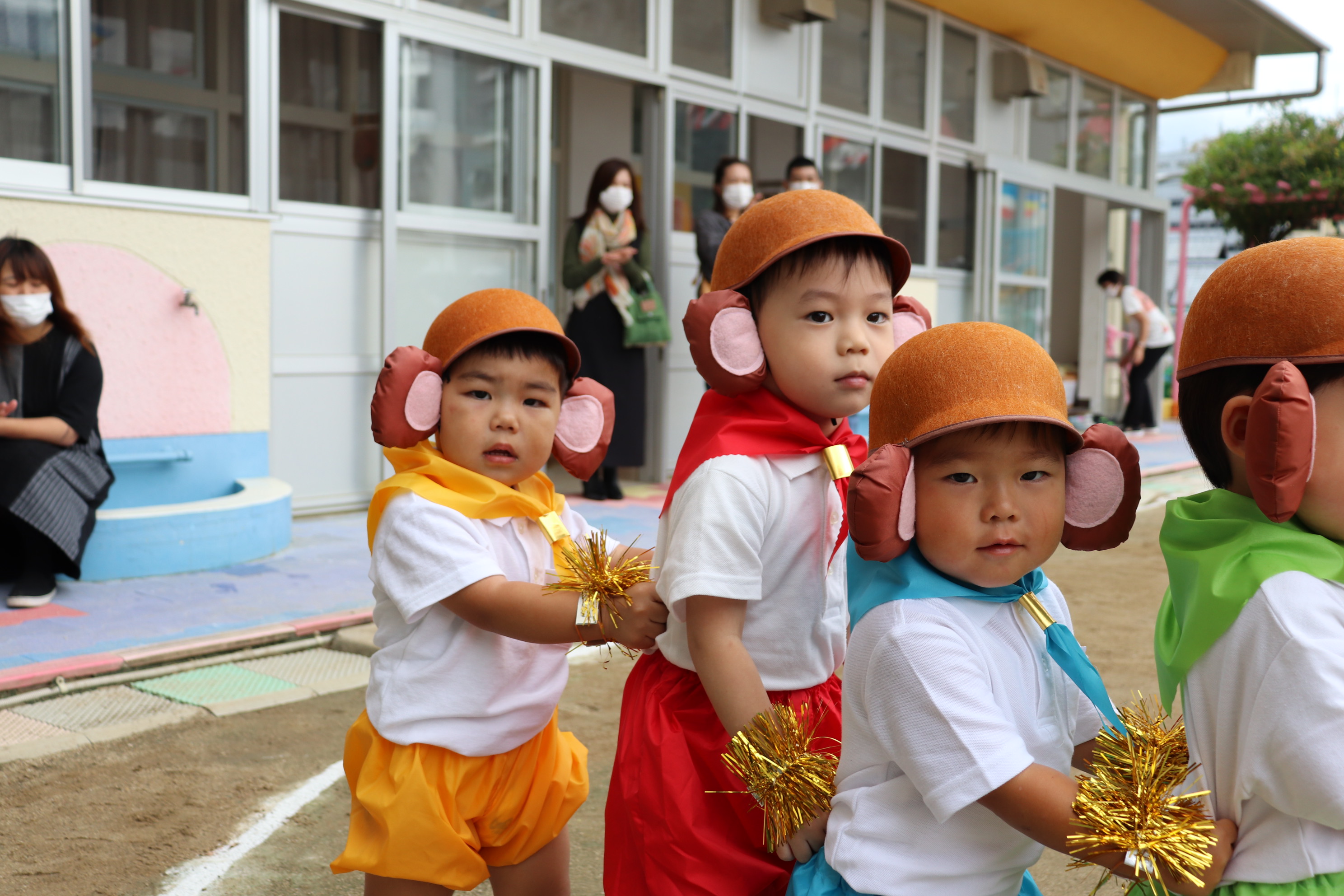 手作り衣装アイデア大全集〜運動会やお遊戯会、ごっこ遊びで楽しめそうな小物や衣装20種類！〜保育と遊びのプラットフォーム ほいくる