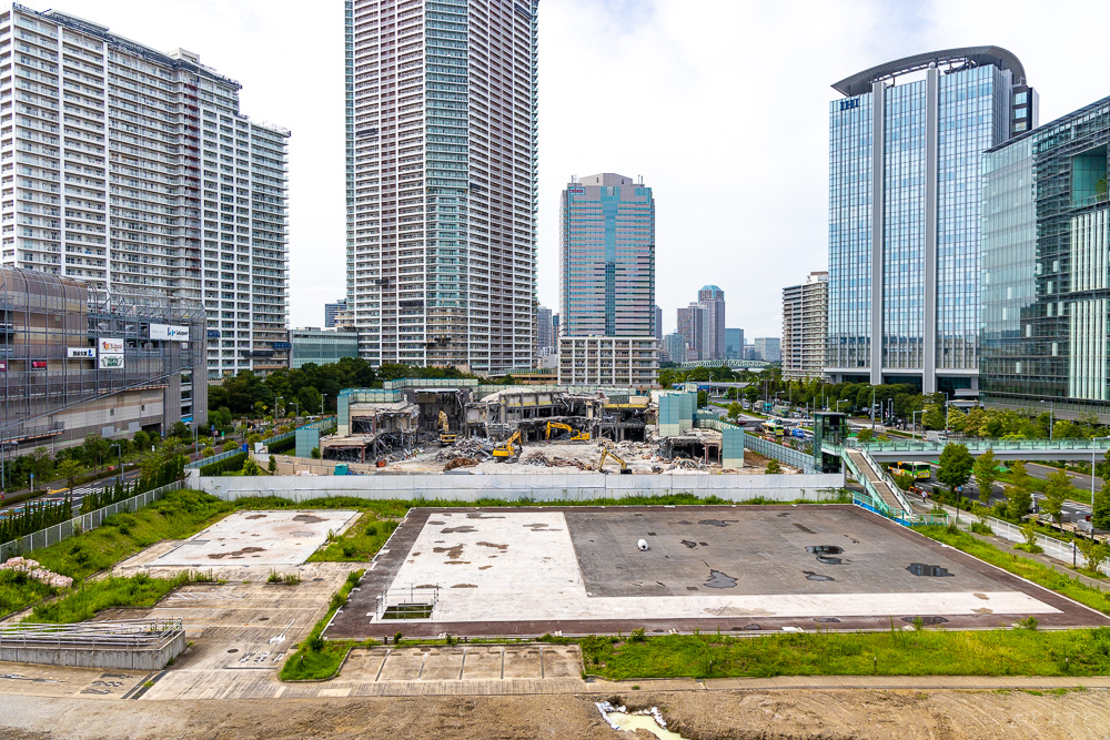 私が結婚式を挙げたアニヴェルセル豊洲が今日で閉館だというので写真だけ撮りに行ってきたのよー！かなしすぎーー！アニヴェルセル豊洲の式場見学に行って最強のプランナーさんとお会いして旦那を押しに押して頂いたおかげで結婚できたようなものなのよーー