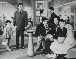 女優久我美子さん死去、93歳 ガラス越しキスシーンが大きな話題に 黒沢明監督らの作品に出演 - おくやみ : 日刊スポーツ