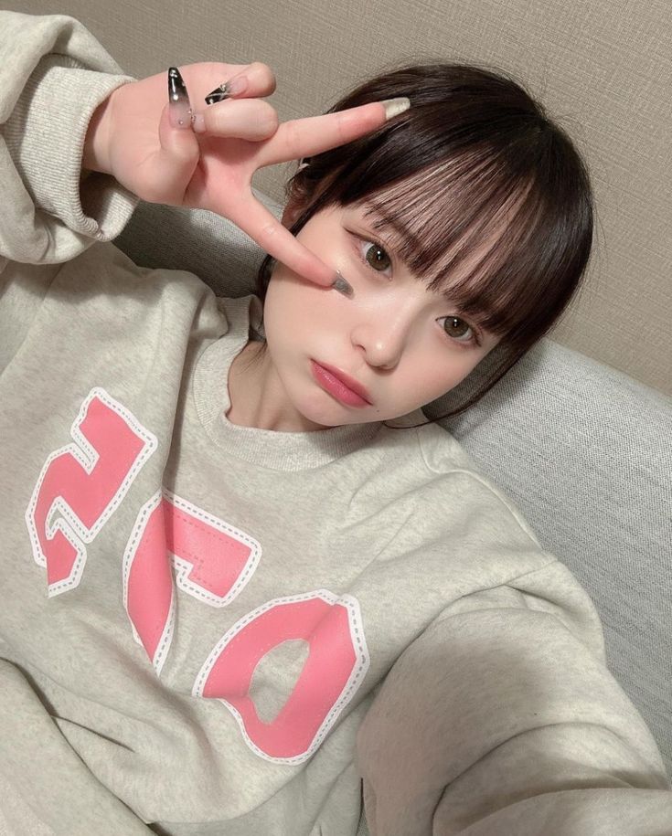 キュルンとしたさくらちゃん阿鳥誠のグッズ販売所AtoriMakotoのアクリルスタンド通販 ∞ SUZURI スズリ