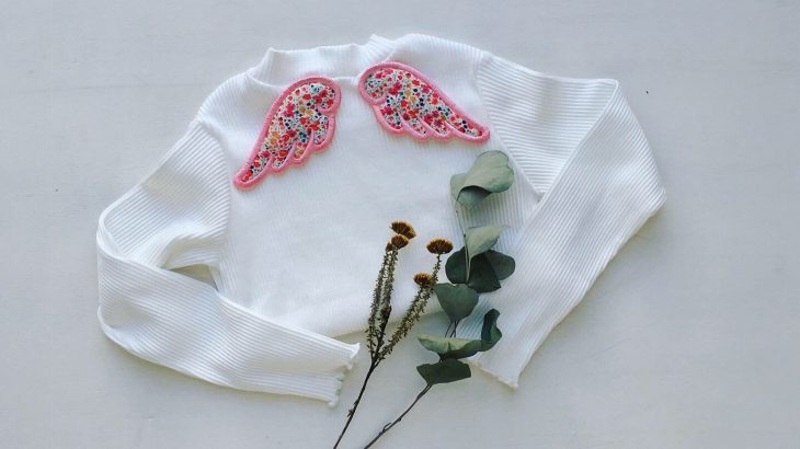 暮らし お気に入りの古い服リメイク、柄を活かした簡単「ビーズ刺繍ブローチ」 - 家電 Watch