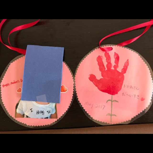 ハートフル 縦デザイン台紙セット フレーム インク 付 □ 敬老の日 手形 足形名入れインク スタンプ も選べる 説明書付き ◇ 手形足形 アート ポスター 出産 赤ちゃん ベビー -にじいろあんよ - プレゼント＆ギフトのギフトモール