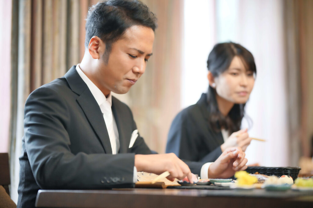 結婚前の両家顔合わせには兄弟姉妹も出席する？格安結婚式 スマ婚