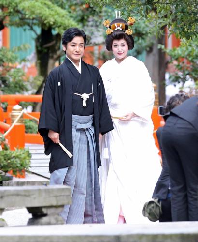 結婚：片岡愛之助さん藤原紀香さん、会見で喜び語る写真特集1 10毎日新聞