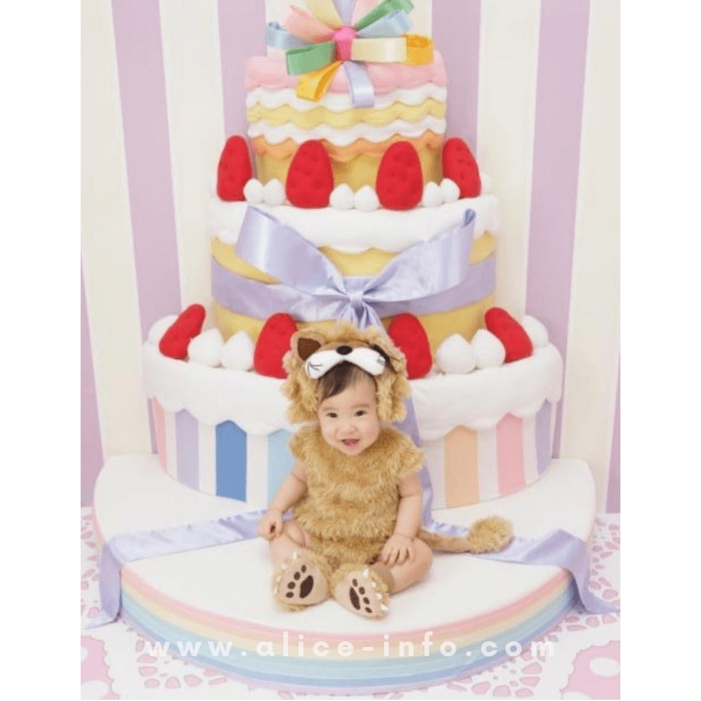 ついでに撮影させてもらった家族写真🧑‍🧑‍🧒 私も夫も家族全員での写真や想い出は少ないので、 残しておきたいなと📸母の前髪事故っててショック息子に気を取られて自分の前髪気にする余裕なかった悔しい家族写真スタジオアリス