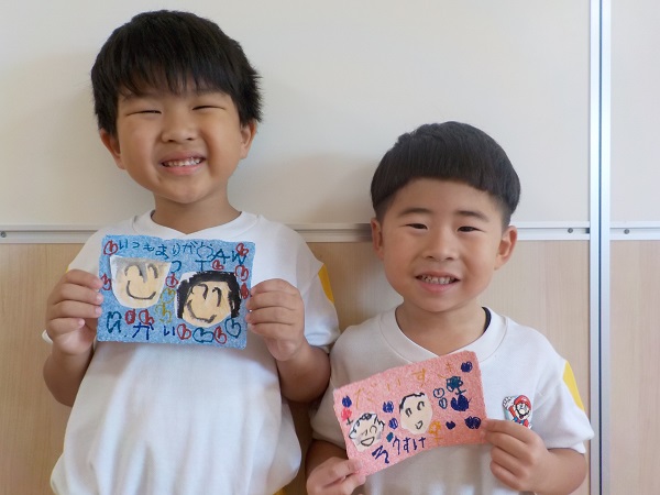 世代を超えてまごころ伝わる「敬老の日」アイデア～年齢別手作りプレゼント＆出し物集～保育のお仕事レポート