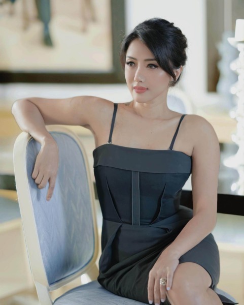 ディーン・フジオカ妹で元「チェキッ娘」藤岡麻美 1歳＆2歳息子との3ショット披露し子育ての苦労明かす - スポニチ Sponichi Annex 芸能