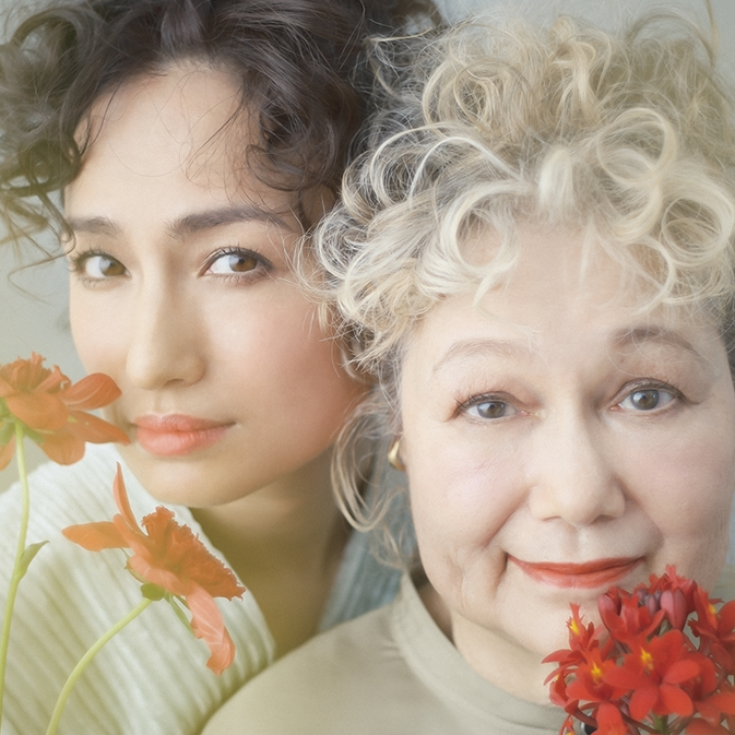 佐田真由美、約４０年前の幼少期ショット公開に「天使」「顔整いすぎ」「可愛い！そしてオシャレ」などの声 - スポーツ報知