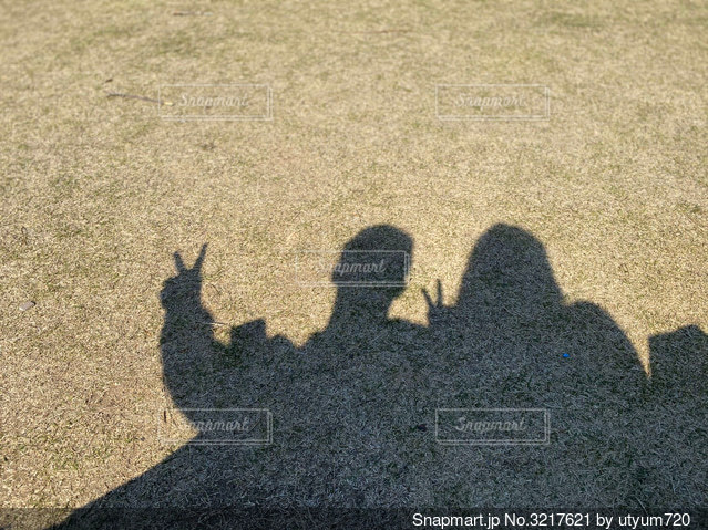 カップルの影の写真素材写真素材なら「写真AC」無料 フリー ダウンロードOK