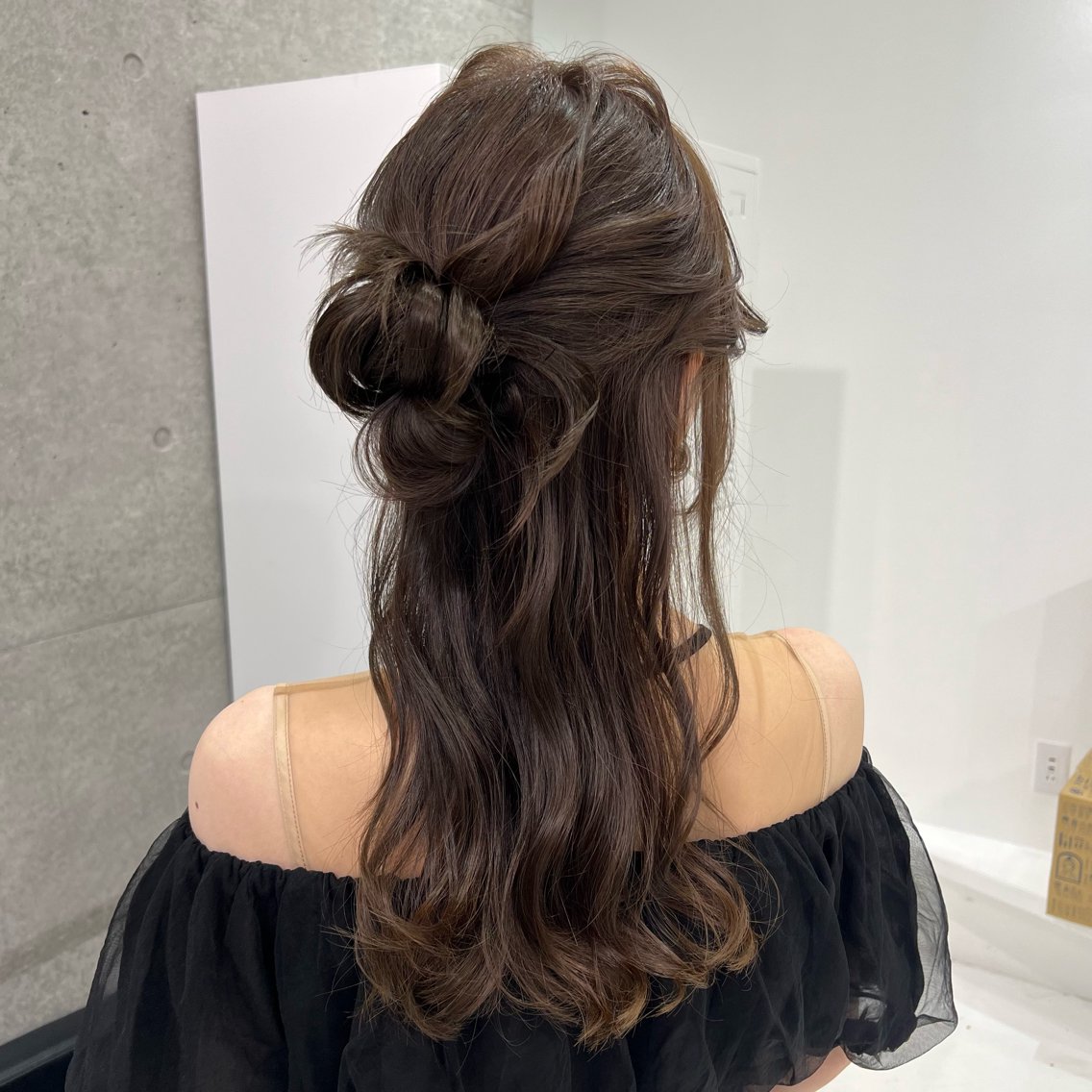 その披露宴の髪型、マナー違反じゃない？結婚式のお呼ばれにしていけるヘアアレンジMERY
