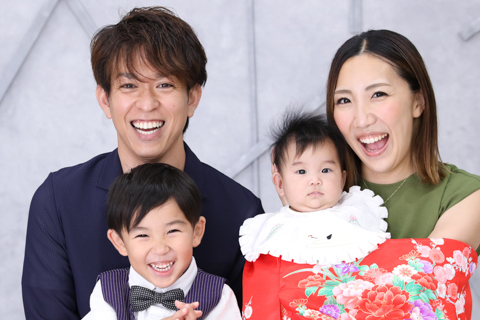 お宮参りのパパママの服装お宮参り・百日祝い・赤ちゃん写真のフォトスタジオ・写真館はらかんスタジオ