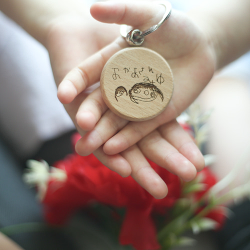 送料込 父の日 キーホルダー 長方形 似顔絵 プレゼント 木製 雑貨・その他 memolily 通販 15959373Creema クリーマ