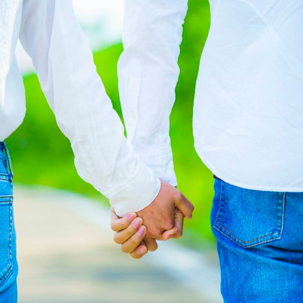 外で手をつなぐ40代パパは3割！夫婦のスキンシップを調査してみた