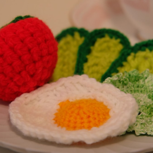 毛糸と画用紙でできる♪手作りおままごと遊び～めん料理編～つづる