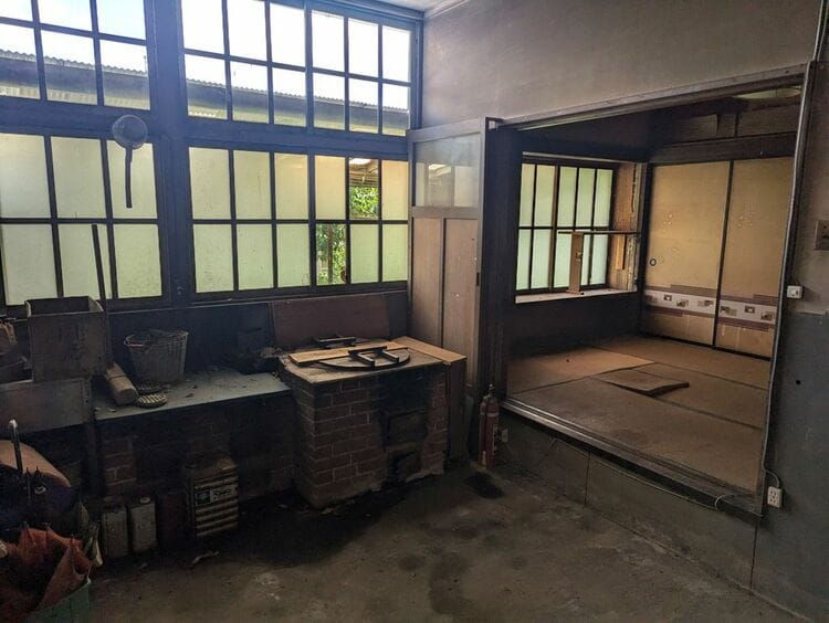 当直中の町職員、9割近くが飲酒認める 当直室に部外者入れた例も熊本県 ：朝日新聞