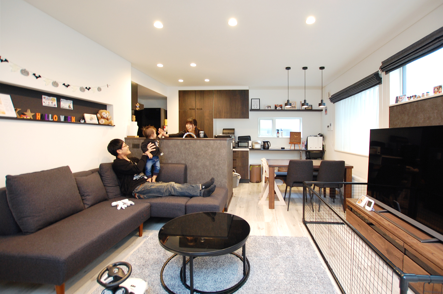 ファミリークローゼットとは？メリット・デメリットや間取り例を紹介 - DAIKEN