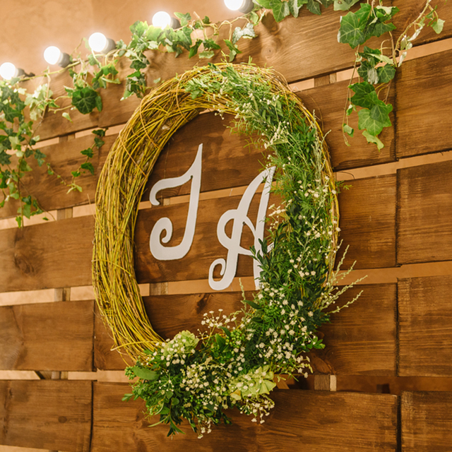 画像:本当に簡単!?フラフープで作る話題のフォトリース作ってみた♡アツメル結婚式レシピ 買える結婚式アイテム Wedding Martウェディングマート