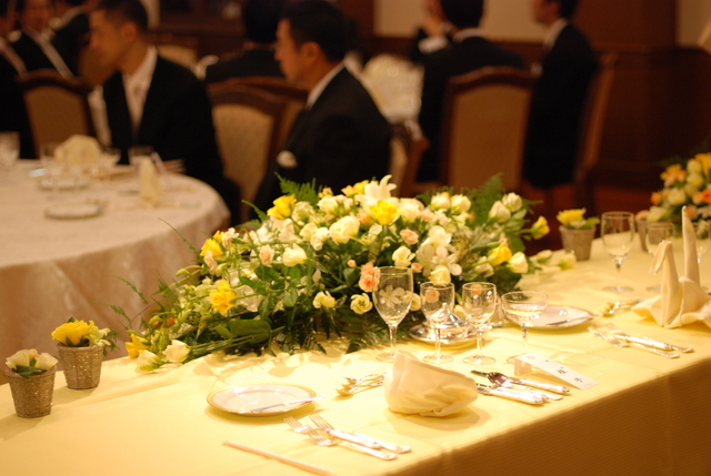 身内だけの結婚式でする新郎の父親の挨拶を簡単でカジュアルにまとめる5つの方法precious wedding