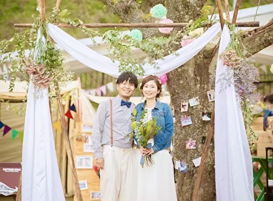 森のフォトウエディング🌿 キャンプ場での撮影は夜の景色も楽しめます⭐️ お気軽にお問合せください 03-5579-9302felicevita@dress.co.jpfelicevitabellissimaウエディングドレスウエディングドレス試着キャンプアウトドアウェディングフォトアウトドア